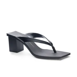 Chinese Laundry - Marna - Y2K Thong Block Heel Sandal - Black